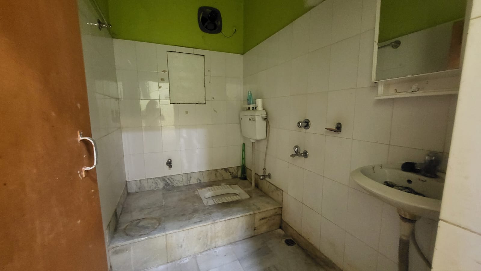 Unfurnished 2bhk in Hatigaon, Guwahati, Assam, India for Rent